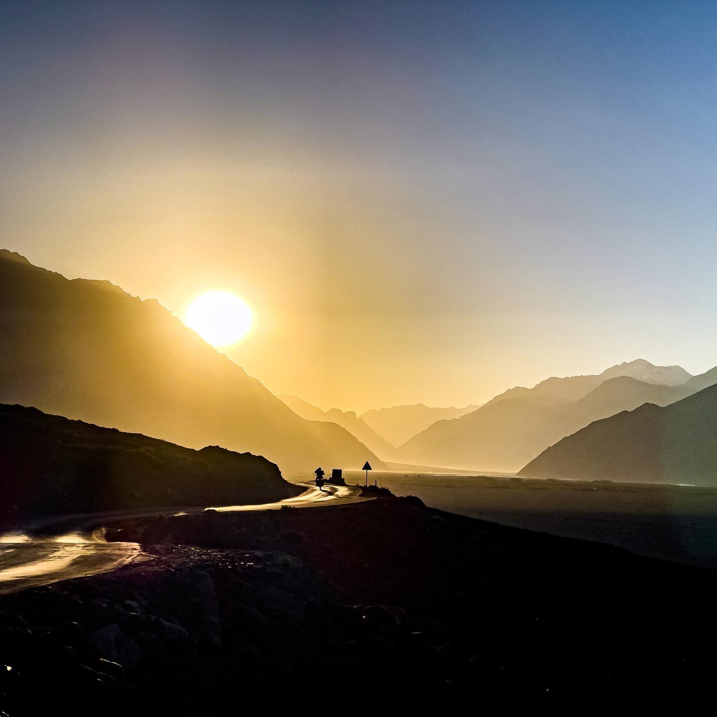 Mountain views and morning coffee ☕🏔️ Sometimes the best ideas come when you step away from the screen.